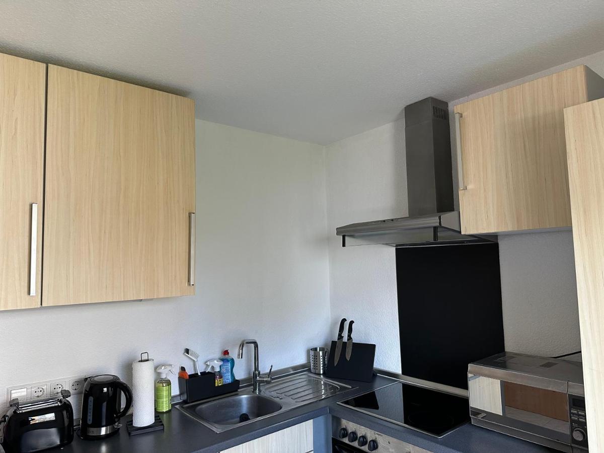 Ferienwohnung Zentral In Stadt- Und Bodenseenahe Friedrichshafen Bagian luar foto