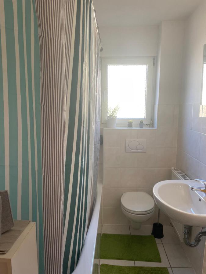Ferienwohnung Zentral In Stadt- Und Bodenseenahe Friedrichshafen Bagian luar foto